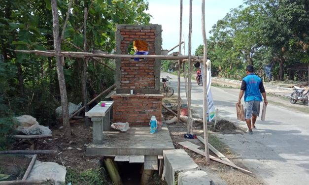 GAPURA BATAS RT DAN RW